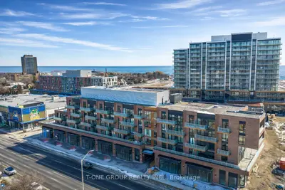 215 Lakeshore Rd Road W 527, Mississauga, ON L5H 0A7