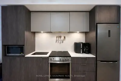 70 Annie Craig Drive 303, Toronto W06, ON M8V 0G2