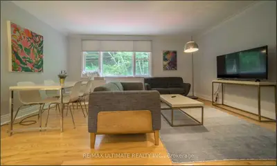 #apt 8 230 South Kingsway, Toronto W01, On, M6s 3t9