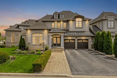 Att/Row/Townhouse in Oakville