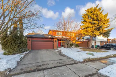 2962 Saint Malo Circle, Mississauga, ON L5N 1S9