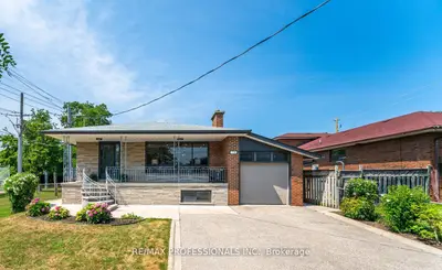718 Royal York Road, Toronto W07, ON M8Y 2T5