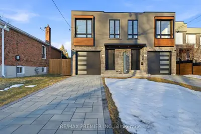 23B Maple Avenue N, Mississauga, ON L5H 2S1