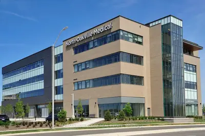3075 Hospital Gate 422, Oakville, ON L6M 1M1
