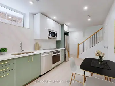134 Victory Drive Garden, Toronto W05, On M3m 2j8