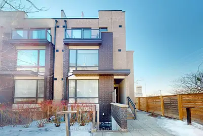 32 Fieldway Road 102, Toronto W08, ON M8Z 0E3