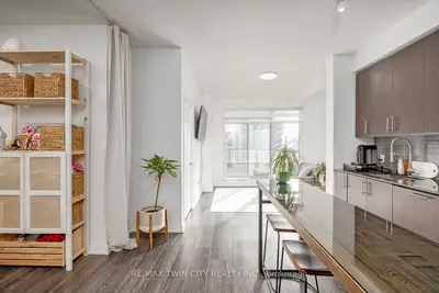 4085 PARKSIDE VILLAGE Drive 1808, Mississauga, ON L5B 0K9