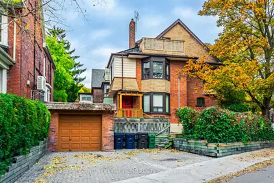 Fourplex in Toronto