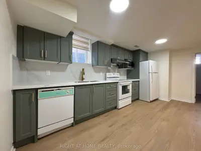 2889 Galleon Crescent Basement, Mississauga, ON L5M 5V1
