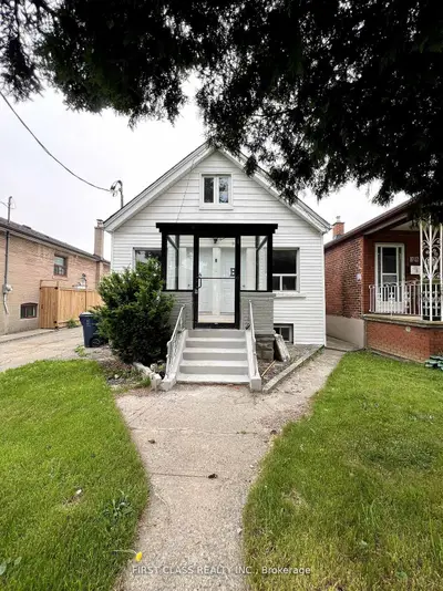 76 Ennerdale Road BSMT, Toronto W03, ON M6E 4C4