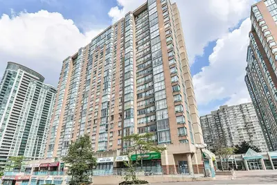 265 Enfield Place 1011, Mississauga, On L5b 3y7
