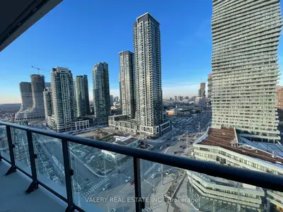 448 Burnhamthorpe Rd Road W 1605, Mississauga, ON L5B 4A4