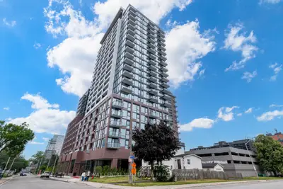 28 Ann Street 1019, Mississauga, On L5g 3g1