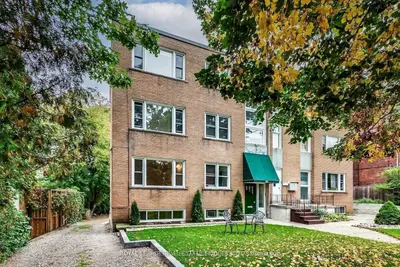 48 Indian Road Crescent Bsmt, Toronto W02, On M6p 2g1