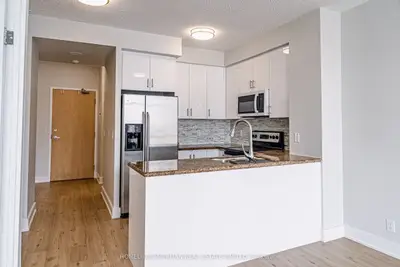 220 Burnhamthorpe Road W 1508, Mississauga, On L5b 4n4