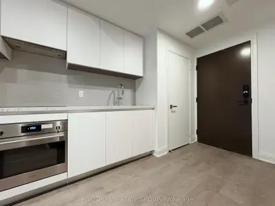 2 Erskine Road 2308, Mississauga, ON L5B 0S1