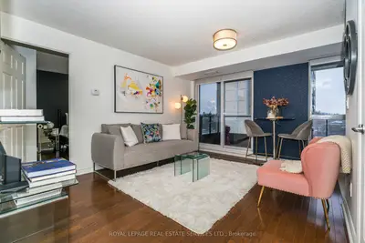 70 High Park Avenue 401, Toronto W02, ON M6P 1A1