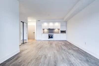 858 Dupont Street 412, Toronto W02, ON M6G 0C1
