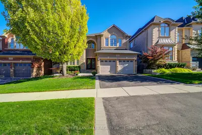 1388 Pinery Crescent, Oakville, ON L6H 7J7