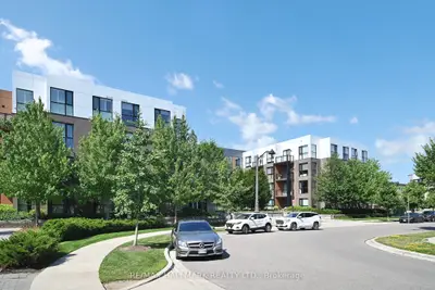 150 Sabina Drive 416, Oakville, On L6h 7c3