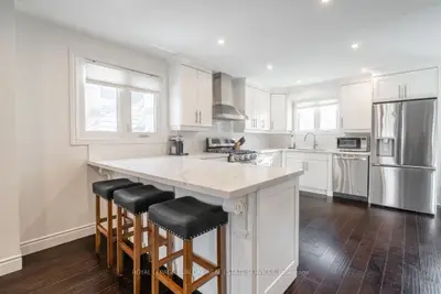 5042 Brady Avenue, Burlington, On L7l 3x6