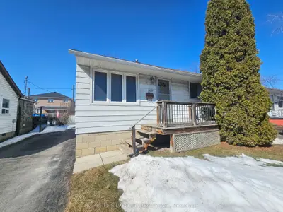 3067 Churchill Avenue, Mississauga, ON L4T 1R4