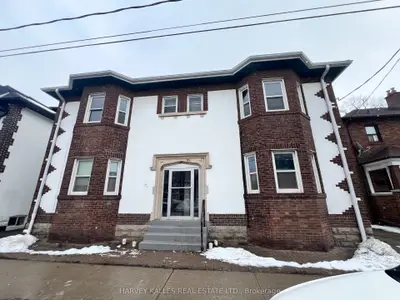 181 Jane Street C, Toronto W02, ON M6S 3Y8