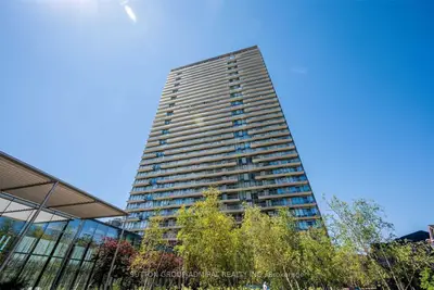 105 The Queensway Avenue 413, Toronto W01, On M6s 5b5