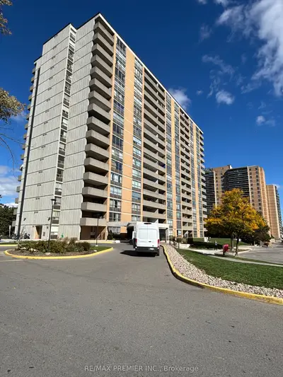 40 Panorama Court 905, Toronto W10, On M9v 4m1