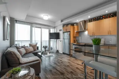165 Legion Road N 1423, Toronto W06, ON M8Y 0B3