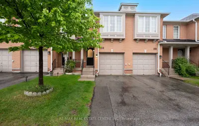 5030 Heatherleigh Avenue 150, Mississauga, ON L5V 2G7