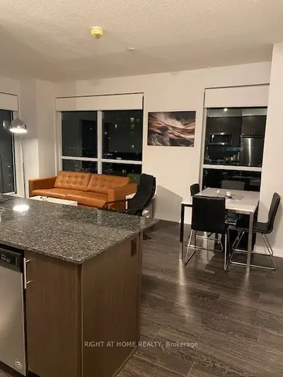 4055 Parkside Village Drive 2918, Mississauga, On L5b 0k8