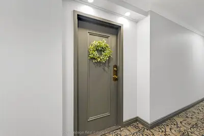 1240 Marlborough Court 402, Oakville, ON L6H 3K7