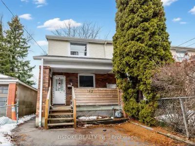 142 Silverthorn Avenue 2nd Floor, Toronto W03, On M6n 3k3
