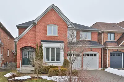 29 Callisto Court, Mississauga, On L5m 0a1
