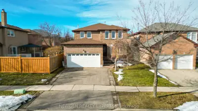 609 Yorkminster Crescent, Mississauga, ON L5R 2A1