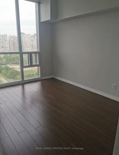 223 Webb Dr Drive, Mississauga, On L5b 0e8