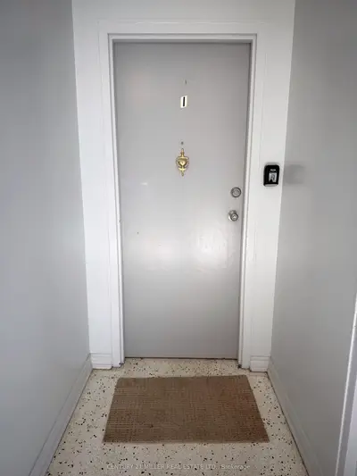 438 Kerr Street 1, Oakville, ON L6K 3C4
