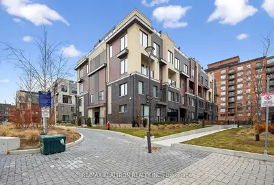3560 Colonial Drive Unit #9, Mississauga, ON L5L 0C1