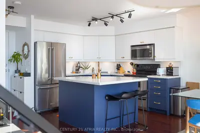 200 Manitoba Street 401, Toronto W06, On M8y 3y9