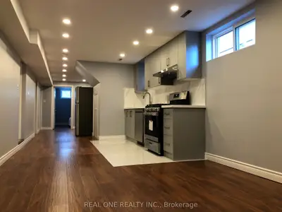 1161 Shadeland Drive Lower, Mississauga, ON L5C 1P2