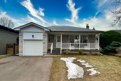 24 Woodpark Road, Toronto W09, ON M9P 1M1