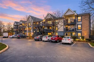 2030 Cleaver Avenue 222, Burlington, On L7m 4c3