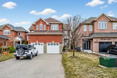 3235 Apricot Street, Mississauga, ON L5N 8A8