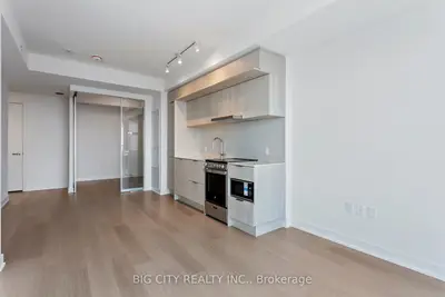 448 Burnhamthorpe Road W 3301, Mississauga, ON L5B 4M6