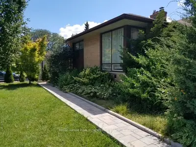 2100 Lorelei Road Basement, Mississauga, On L5a 1c3