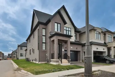 1327 Wheat Boom Drive, Oakville, On L6h 7z6