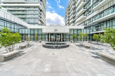 251 Manitoba Street 924, Toronto W06, On M8y 0c7