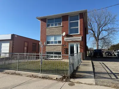 122 PORTLAND Street 1, Toronto W06, ON M8Y 1B2