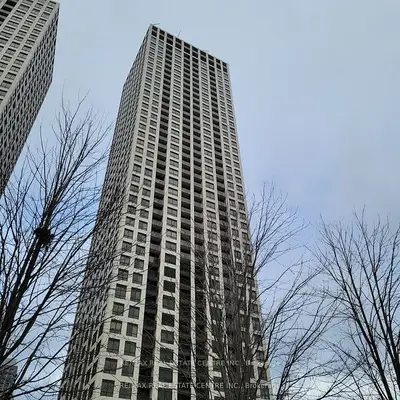 30 Elm Drive W 1801, Mississauga, On L5b 0n6